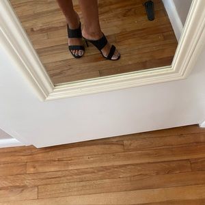 Jessica Simpson
Black "Romy" Sandals Mules/Slides